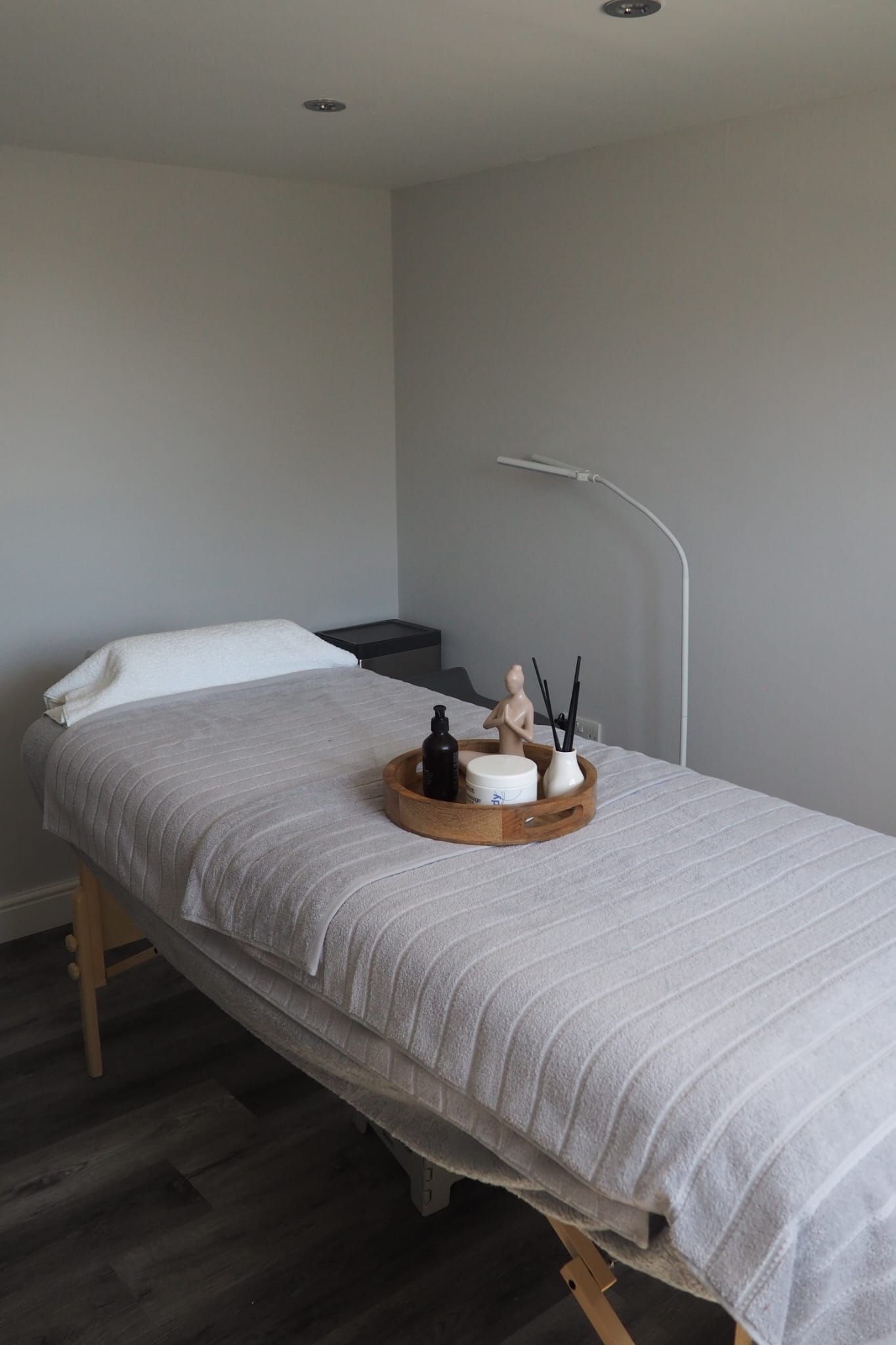 Relaxing full-body massage at Lafeli Beauty